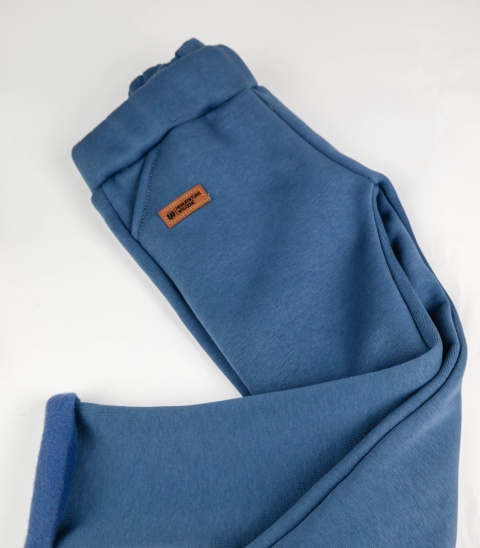 Joggery z grubej dresowki: różne kolory