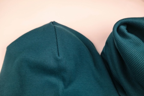 Czapka beanie z kominem lub chustą