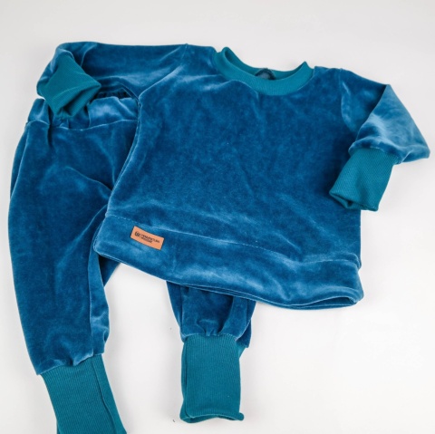 Dres dziecięcy welurowy rozmiar 86