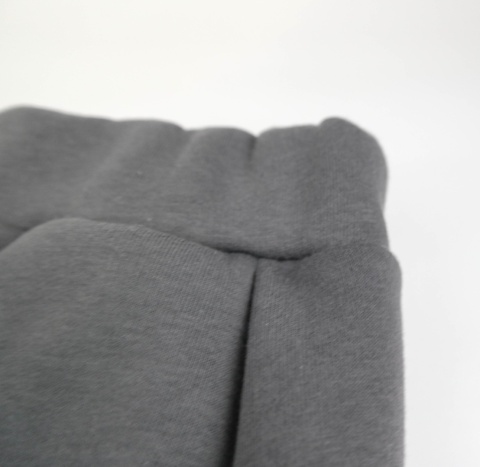 Joggery z grubej dresowki: różne kolory