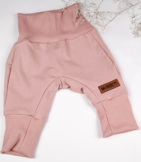 Bezuciskowe spodnie baggy niemowlęce z drubej dresówki